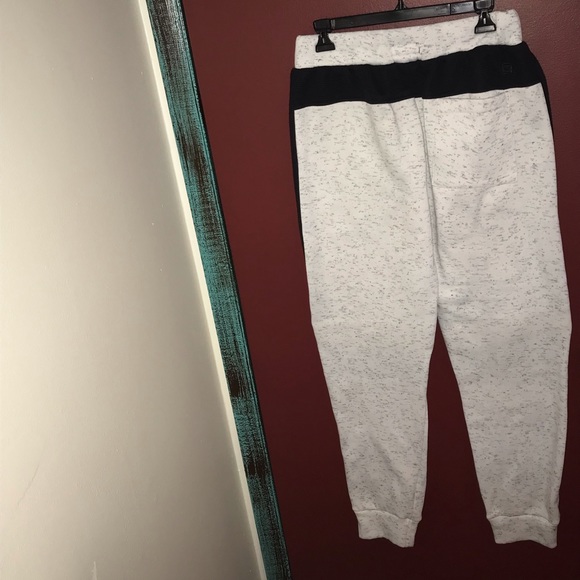 Steve’s Jeans Sweats - Picture 3 of 6